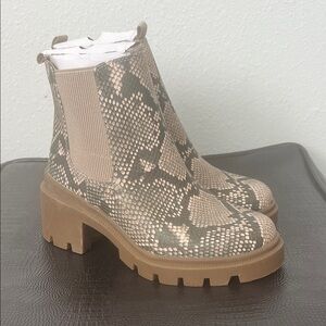 UNIVERSAL THREAD Snakeskin Patterned Platform Ankle Boots